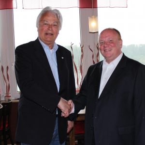 Seit 20 Jahren befreundet - Bezirksbürgermeister Willi Stadoll und sein designierter Nachfolger Ulf Florian