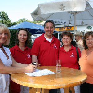 Joisten mit Fans vom Wahlkampfteam